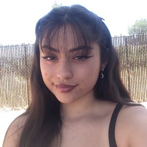 Meet your Posher, Chloe